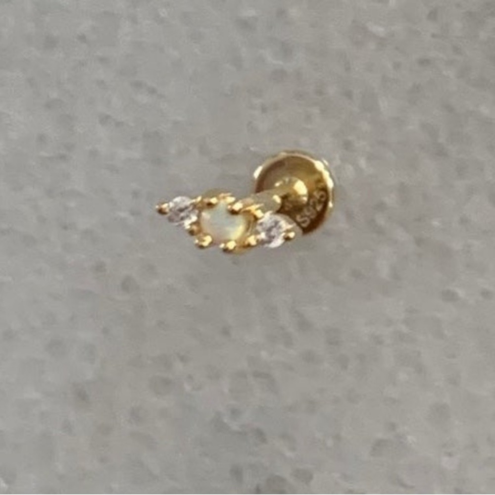 COPY - Gold Crystal Opal Cartilage Earring - Picture 2 of 4